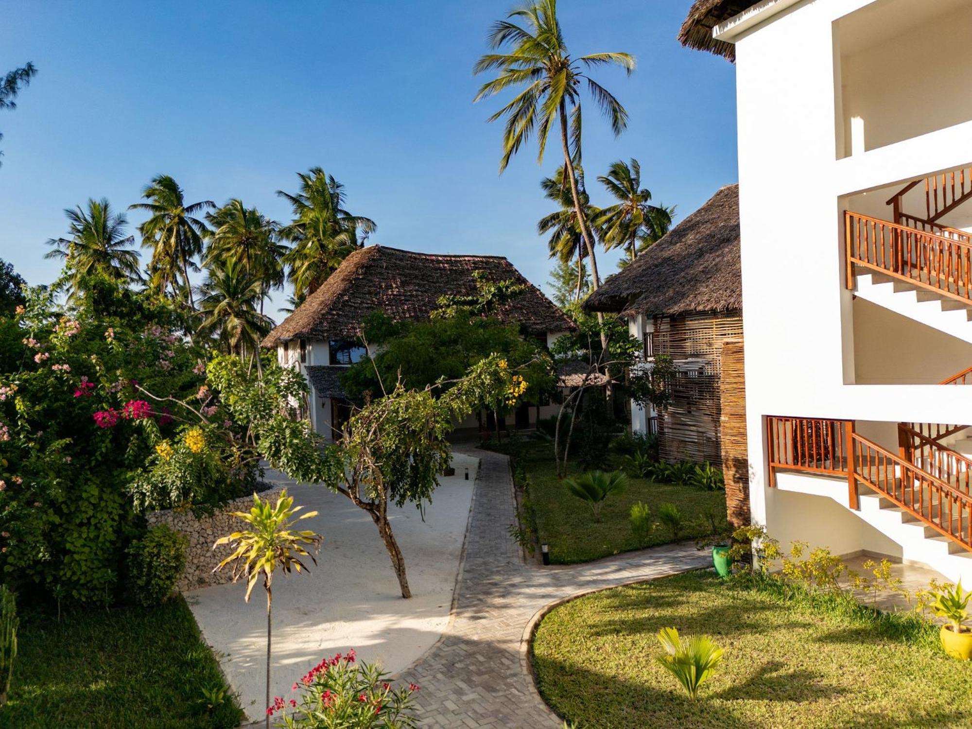 Manolo Beach Resort Uroa Bagian luar foto