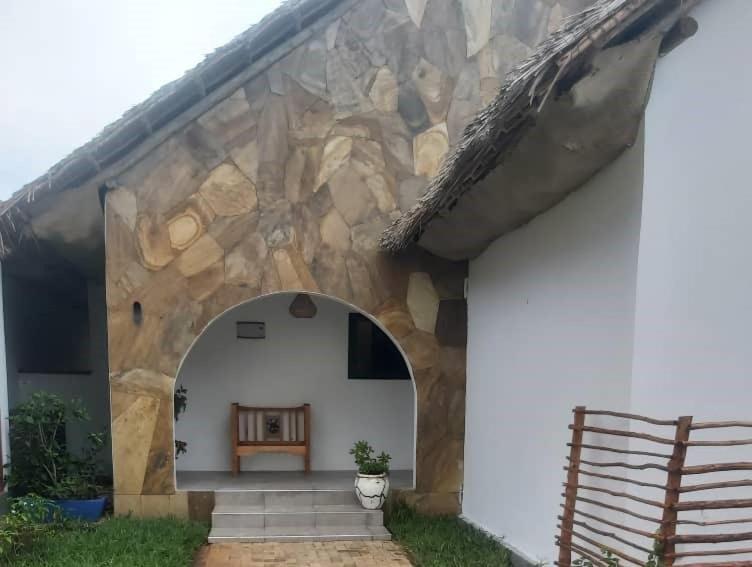 Manolo Beach Resort Uroa Bagian luar foto