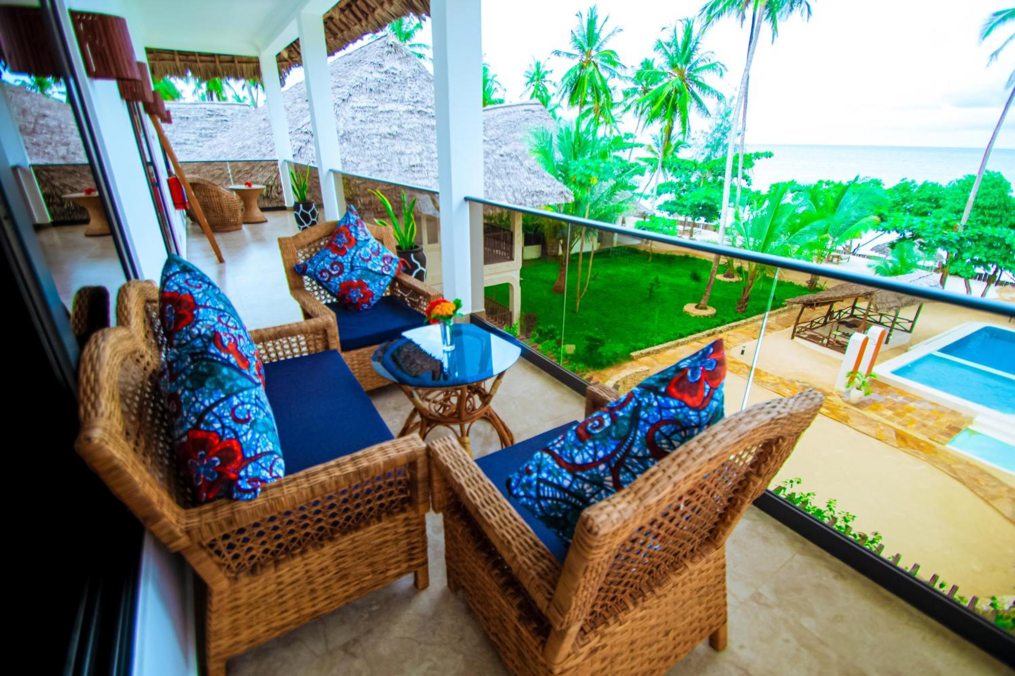Manolo Beach Resort Uroa Bagian luar foto