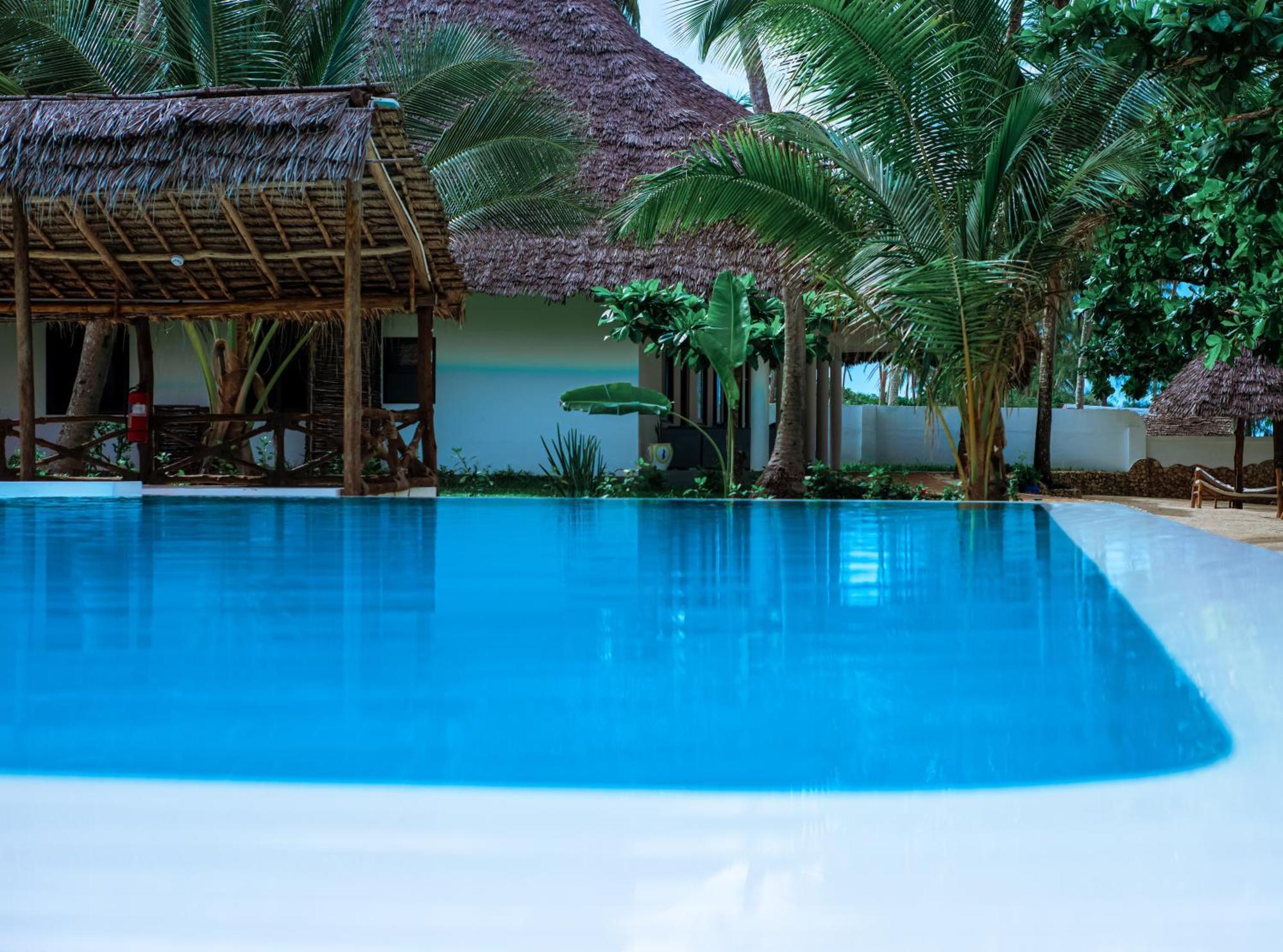 Manolo Beach Resort Uroa Bagian luar foto